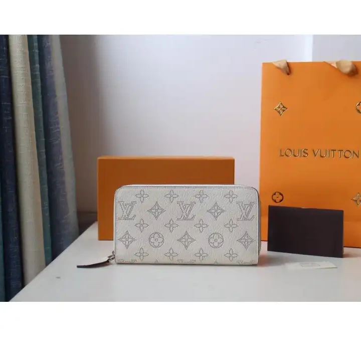 Fashionrepsfam ru LV 19B570229 Bags 0501